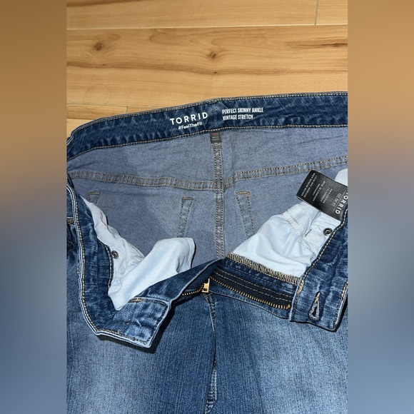 Torrid 14 X-Short Perfect Skinny Ankle Vintage Stretch Mid-
Rise Jean EUC - Picture 4 of 9